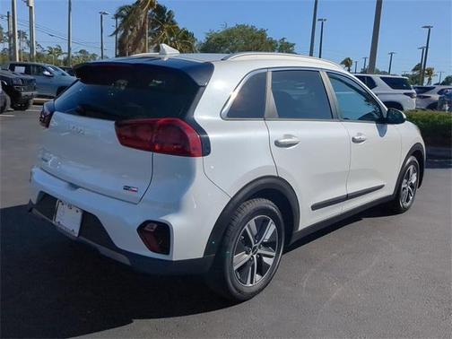 2022 Kia Niro LXS