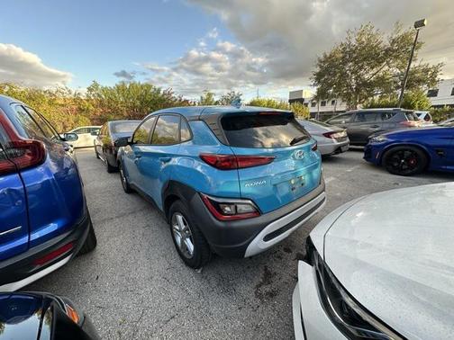 2022 Hyundai KONA SE