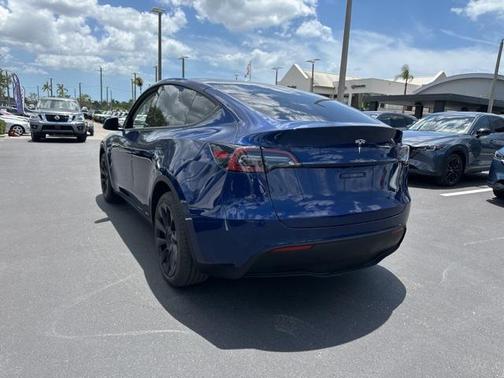2022 Tesla Model Y Long Range Dual Motor All-Wheel Drive