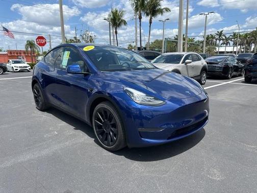 2022 Tesla Model Y Long Range Dual Motor All-Wheel Drive