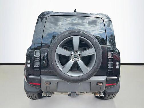 2024 Land Rover Defender 110 V8