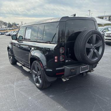 2024 Land Rover Defender 110 V8