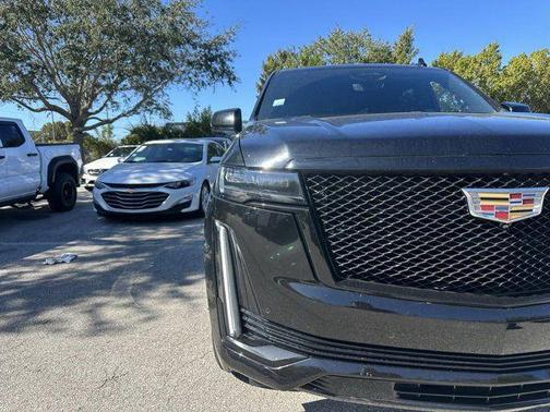 2023 Cadillac Escalade Sport