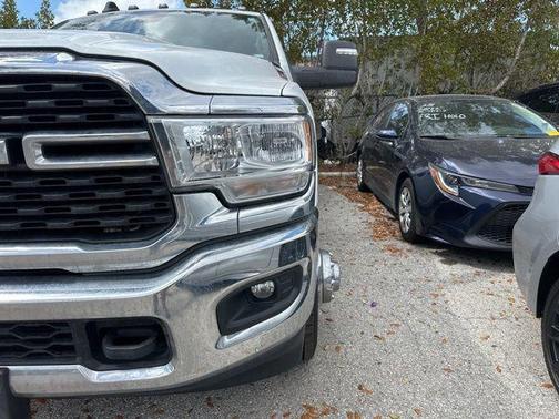 2024 RAM 3500 Big Horn Crew Cab 4x4 8' Box