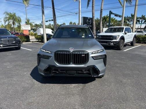 2023 BMW X7 M60i