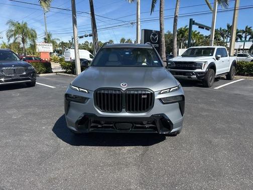 2023 BMW X7 M60i