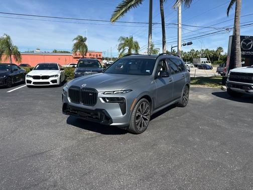 2023 BMW X7 M60i