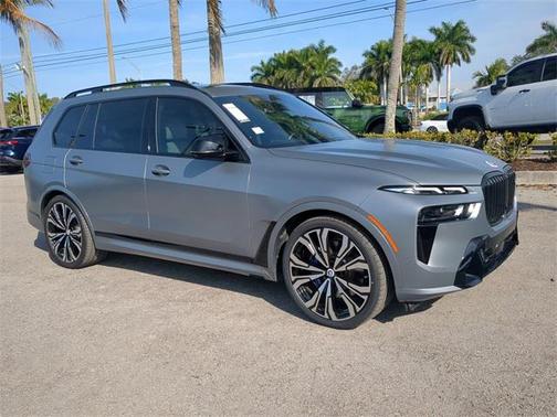 2023 BMW X7 M60i