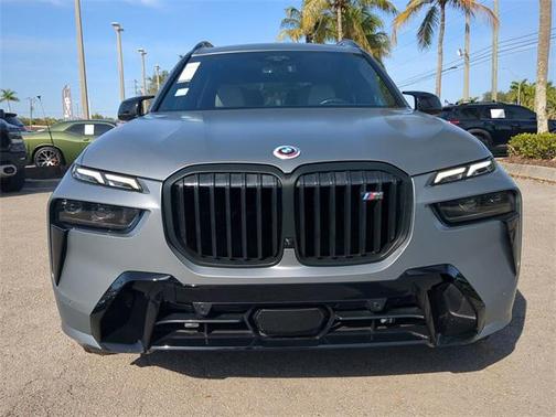 2023 BMW X7 M60i