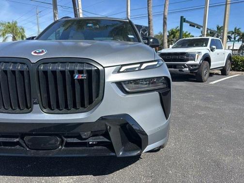2023 BMW X7 M60i