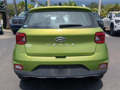 2022 Hyundai VENUE SEL