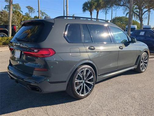2022 BMW X7 M50i