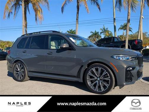 2022 BMW X7 M50i