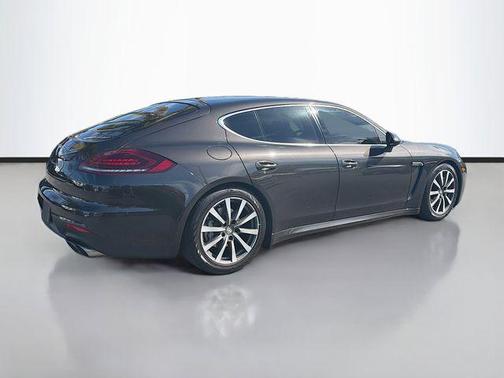 2014 Porsche Panamera 4S