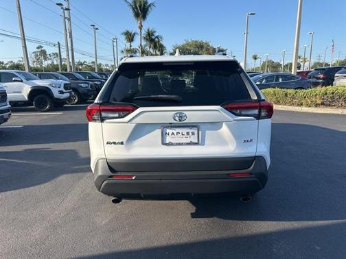 2020 Toyota RAV4 XLE Premium