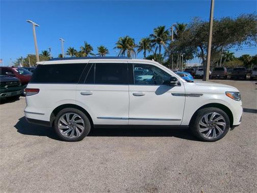 2023 Lincoln Navigator Reserve