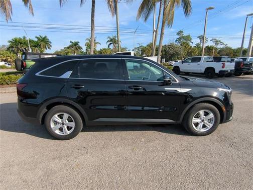 2024 Kia Sorento LX