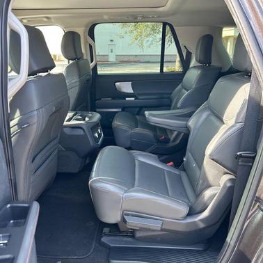 2025 Ford Expedition Max Active 4x4