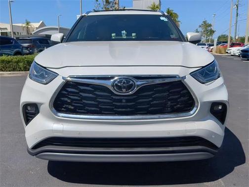 2022 Toyota Highlander Platinum