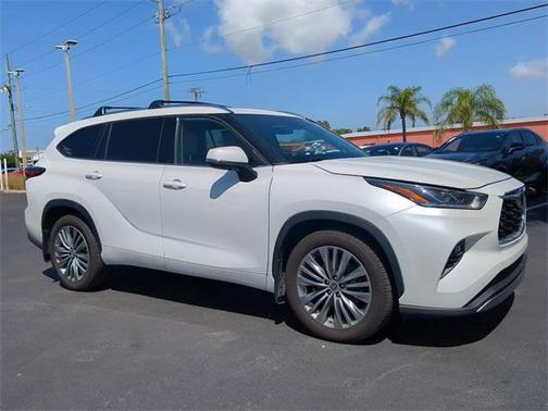2022 Toyota Highlander Platinum