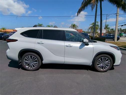 2022 Toyota Highlander Platinum