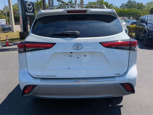 2022 Toyota Highlander Platinum