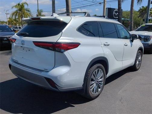 2022 Toyota Highlander Platinum