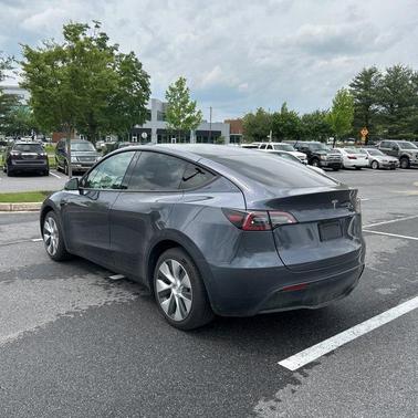 2022 Tesla Model Y Long Range Dual Motor All-Wheel Drive