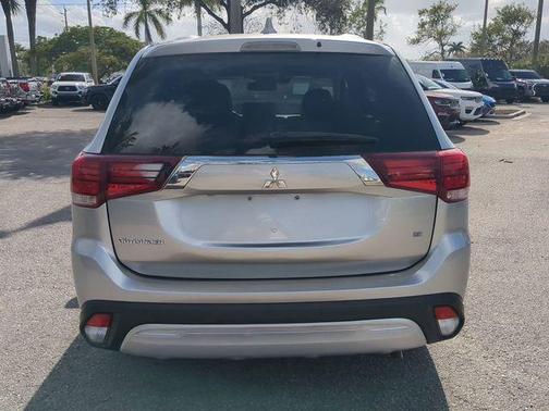 2020 Mitsubishi Outlander ES