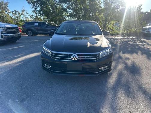 2018 Volkswagen Passat 2.0T SEL Premium