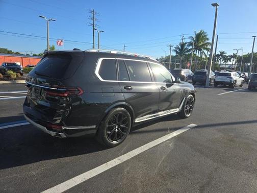 2025 BMW X7 xDrive40i