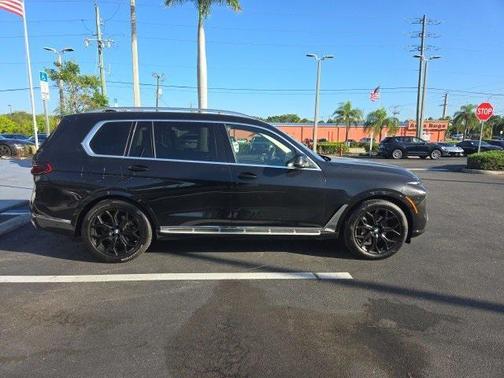 2025 BMW X7 xDrive40i