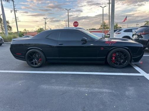2015 Dodge Challenger SRT Hellcat