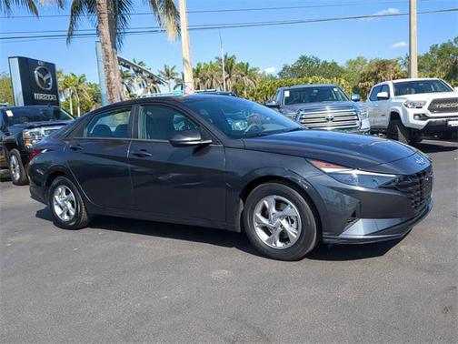 2021 Hyundai ELANTRA SE