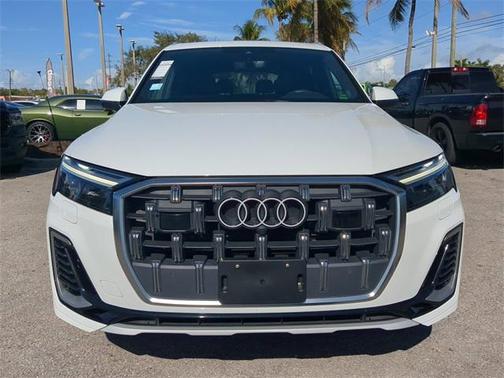 2025 Audi Q7 55 Premium Plus