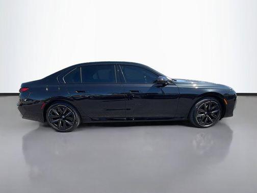 2023 BMW 740 i