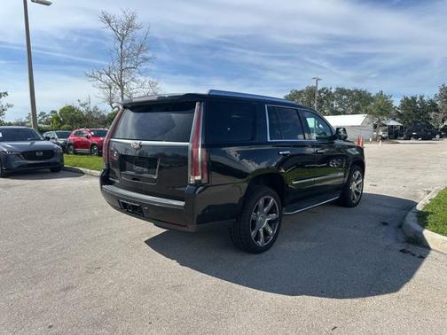 2017 Cadillac Escalade Luxury