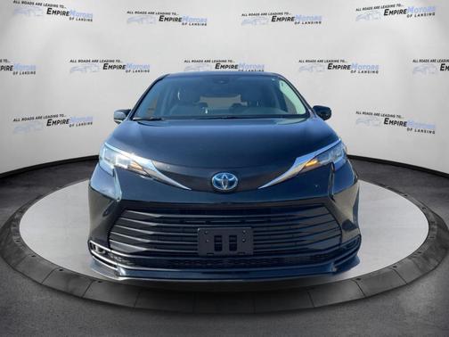 2021 Toyota Sienna LE