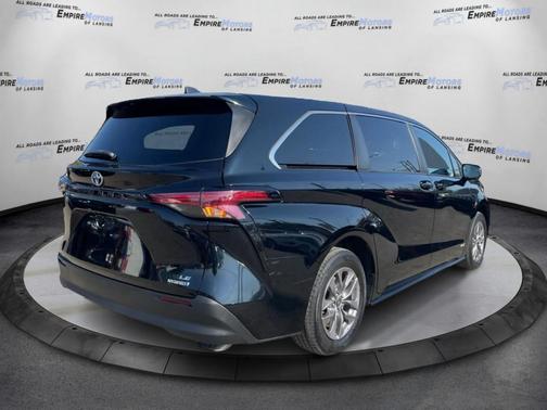 2021 Toyota Sienna LE
