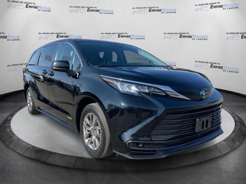 2021 Toyota Sienna LE