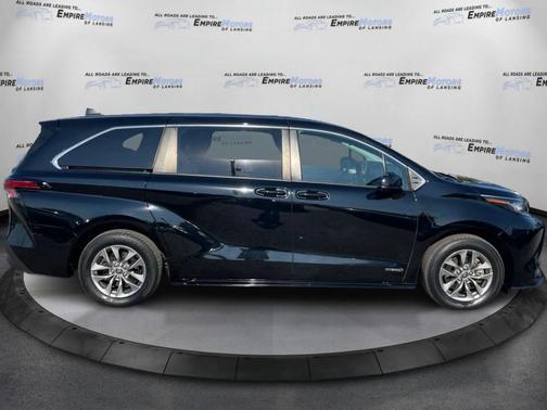 2021 Toyota Sienna LE
