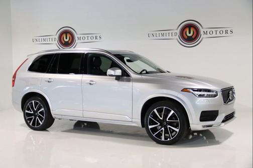 2022 Volvo XC90 T6 Momentum