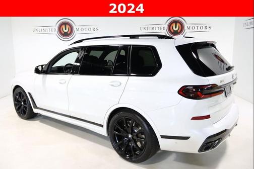 2024 BMW X7 M60i
