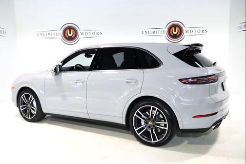 Chalk 2020 Porsche Cayenne Turbo