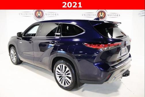 2021 Toyota Highlander Hybrid Platinum