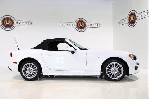 2017 FIAT 124 Spider Base
