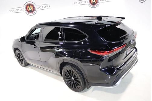 Midnight Black Metallic 2023 Toyota Highlander L