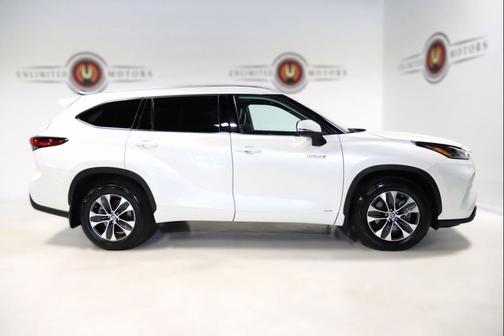 2021 Toyota Highlander Hybrid XLE