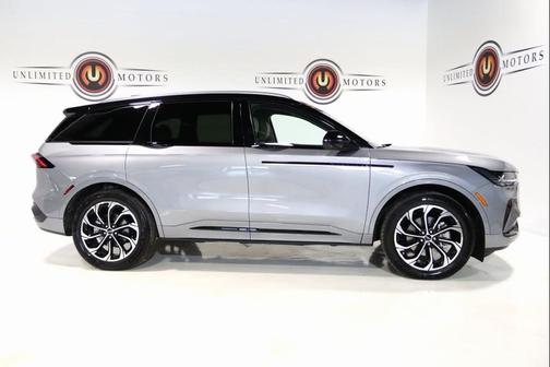 2025 Lincoln Nautilus Reserve