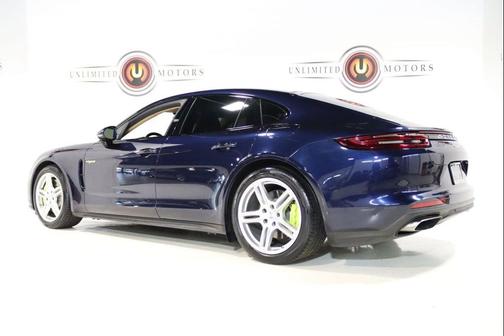 2018 Porsche Panamera 4